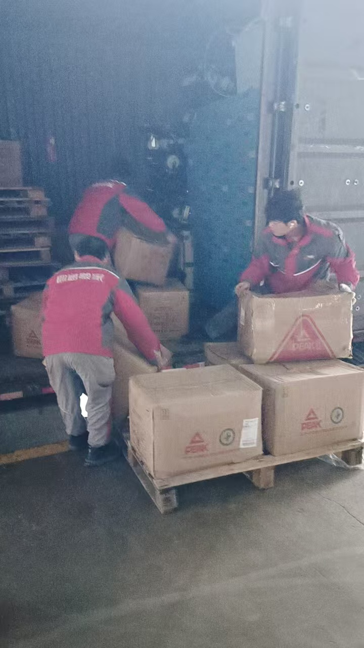 武汉江岸区红木家具搬家,贵重红木家具搬家防碰撞包装,红木家具跨江运输防震要求